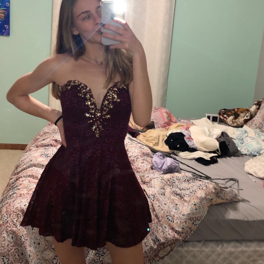 maroon strapless homecoming dress